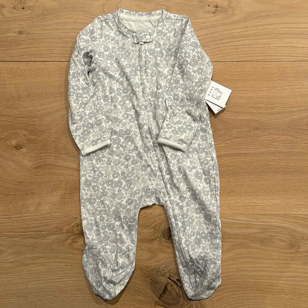 Gap kids NWT organic footie